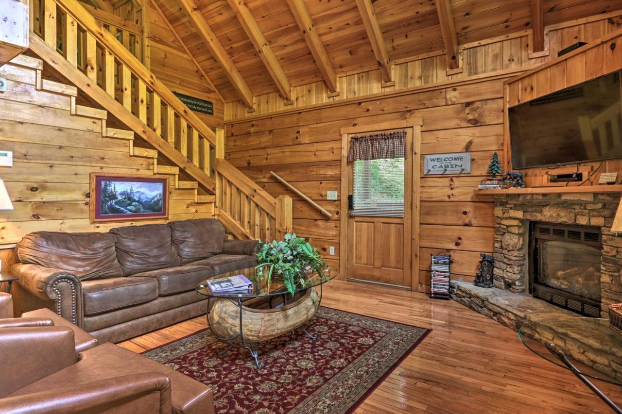 Вилла Gatlinburg Mountainside Escape With Deck And Hot Tub! Экстерьер фото