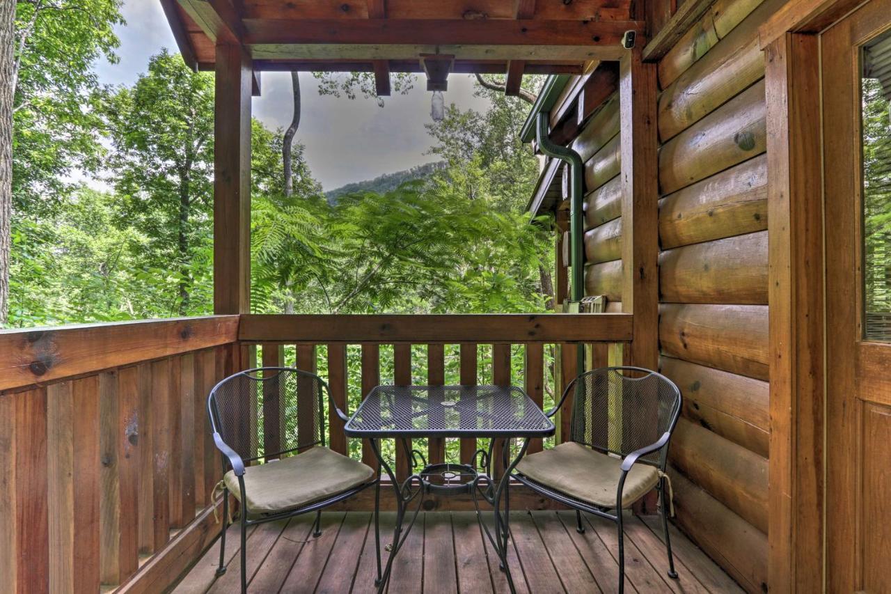 Вилла Gatlinburg Mountainside Escape With Deck And Hot Tub! Экстерьер фото